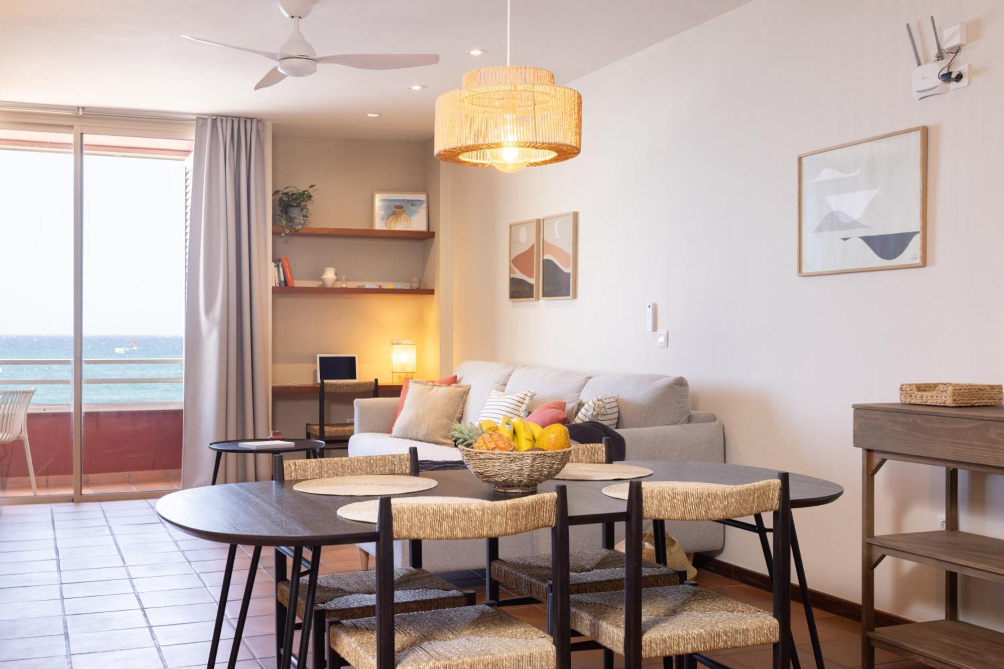 Spectacular Beachfront Loft-Style Casa Corina II El Medano  Luaran gambar