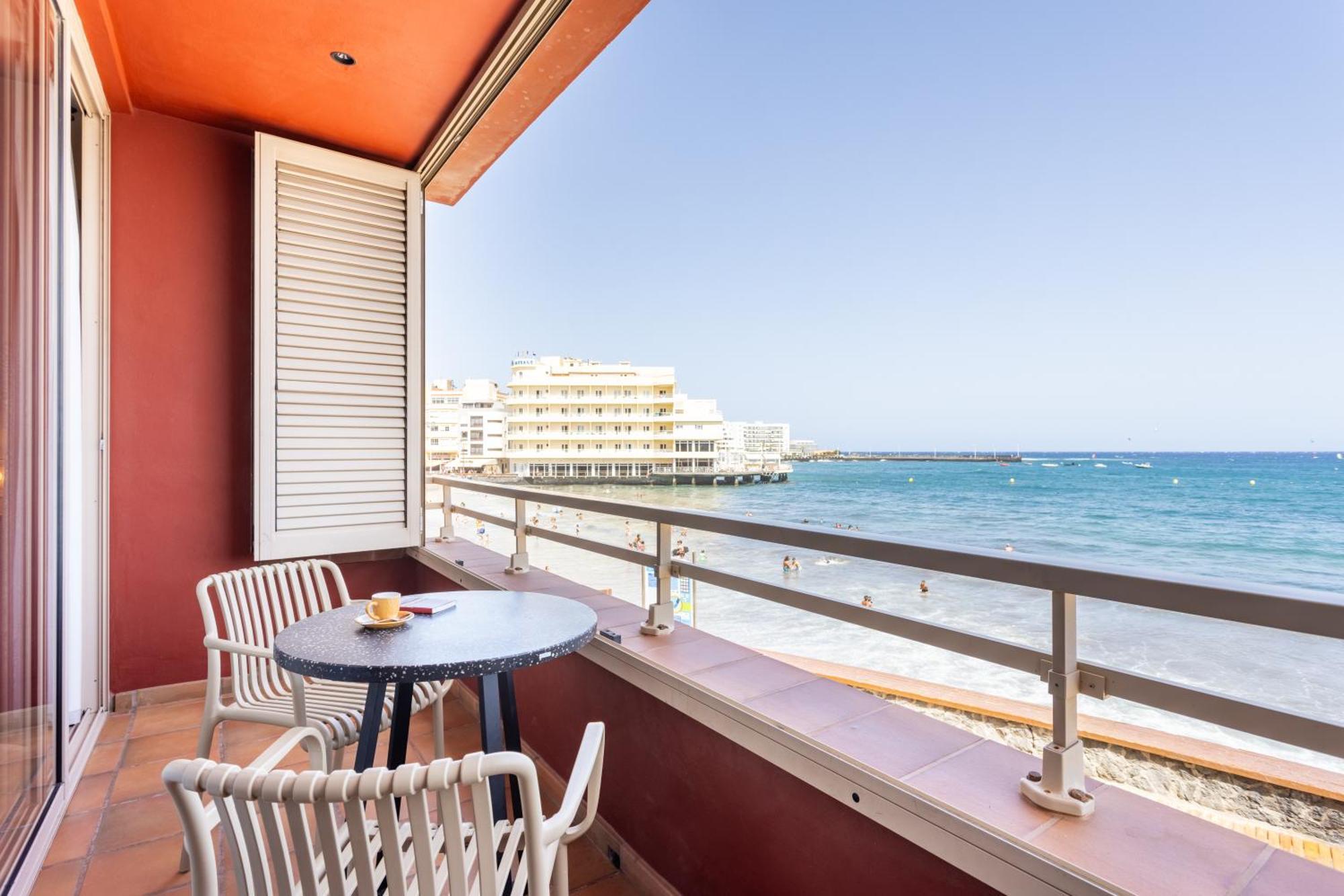 Spectacular Beachfront Loft-Style Casa Corina II El Medano  Luaran gambar